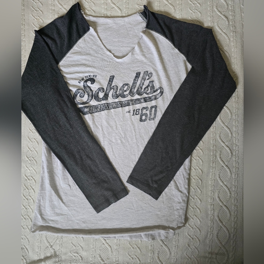 Schell's Gray and White Womans Long Sleeve Shirt LG